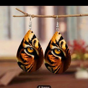 Brilliant Amber Tiger Eye Water Drop Earrings.Yellow, Black Orange Tawny Stripes